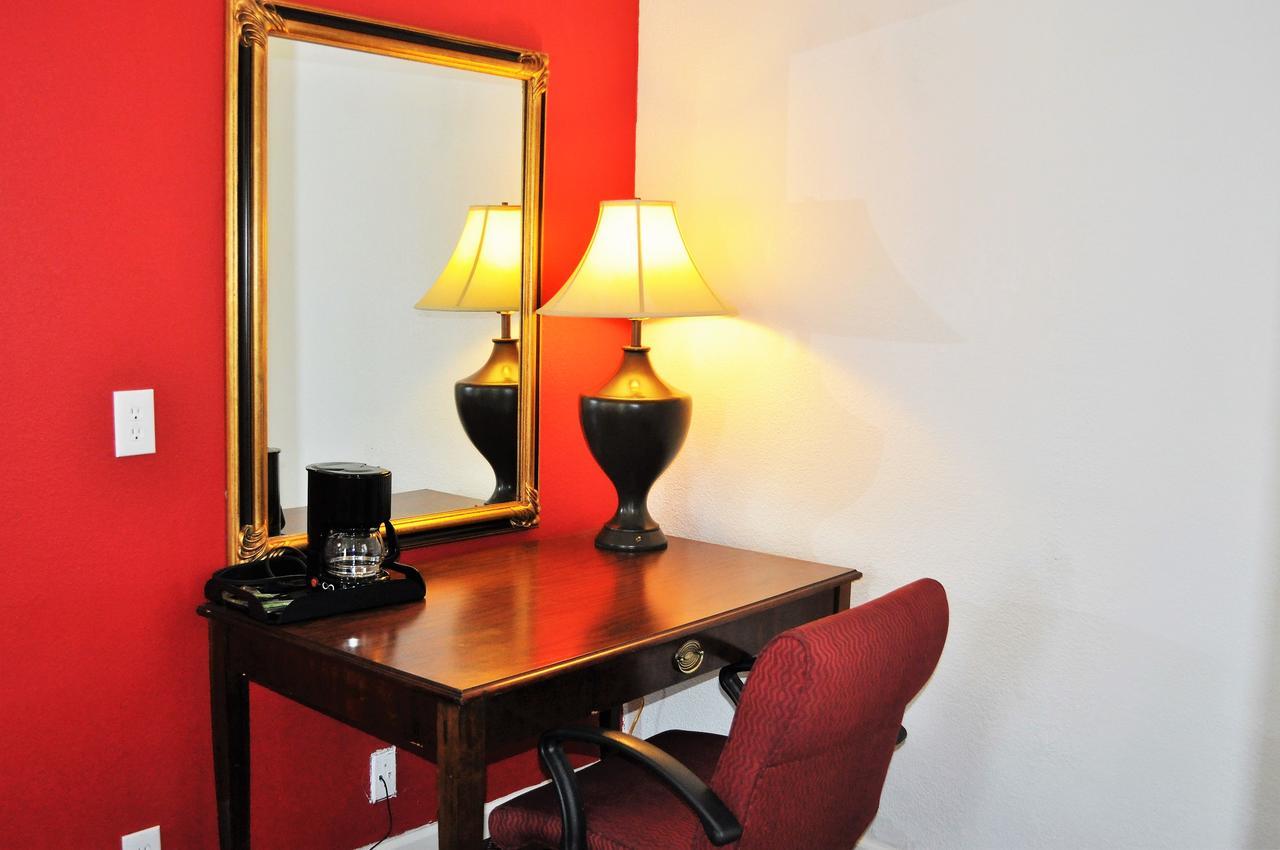 A Nights Inn Ridgecrest Εξωτερικό φωτογραφία